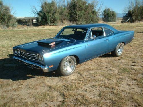 Custom built1969 plymouth road runner with 426 heim 4 speed better than new