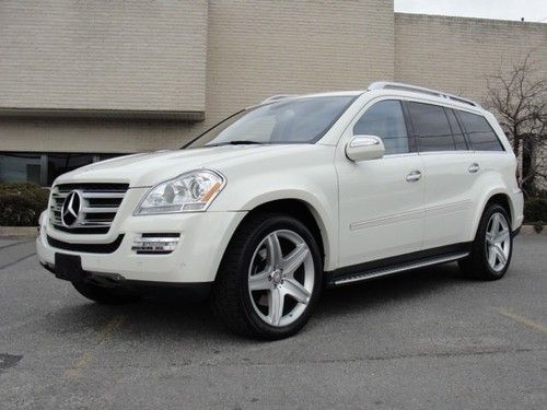 Beautiful 2010 mercedes-benz gl550 4-matic, loaded, serviced, warranty