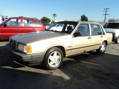 1990 volvo 740 base sedan 4-door 2.3l, no reserve