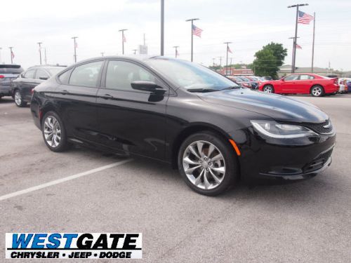 2015 chrysler 200 s