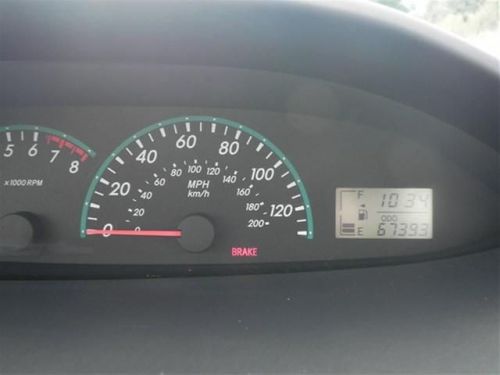 2010 toyota yaris base