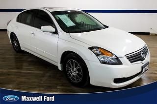 09 nissan altima leather seats, sunroof, 1 owner, clean carfax, we finance!