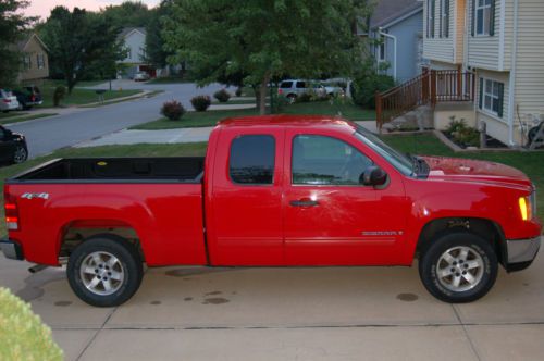 2007 gmc sierra ext cab, 4x4, 5.3l v8, 78000 miles, good condition