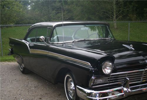 1957 ford fairlane 500 2 door hard top