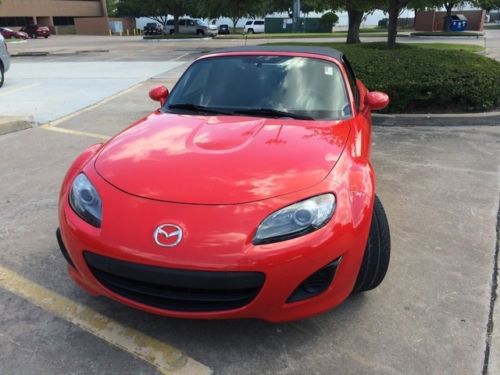 2011 mazda mx-5 miata in mint condition.clean carfax