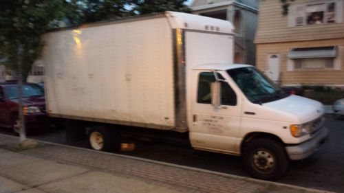 Ford e-350   box truck