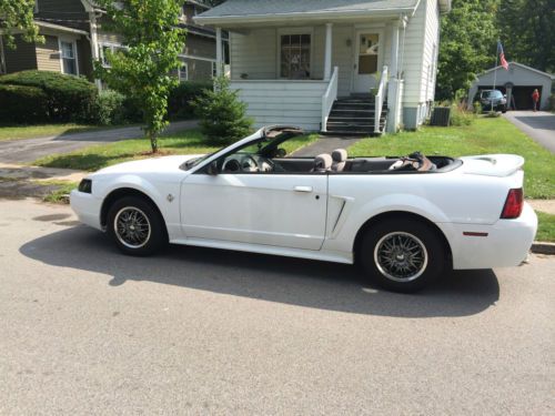 1999 ford mustang base convertible 2-door 3.8l