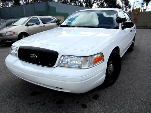 2005 ford crown victoria -p71- in excellent running conditions &amp; shape