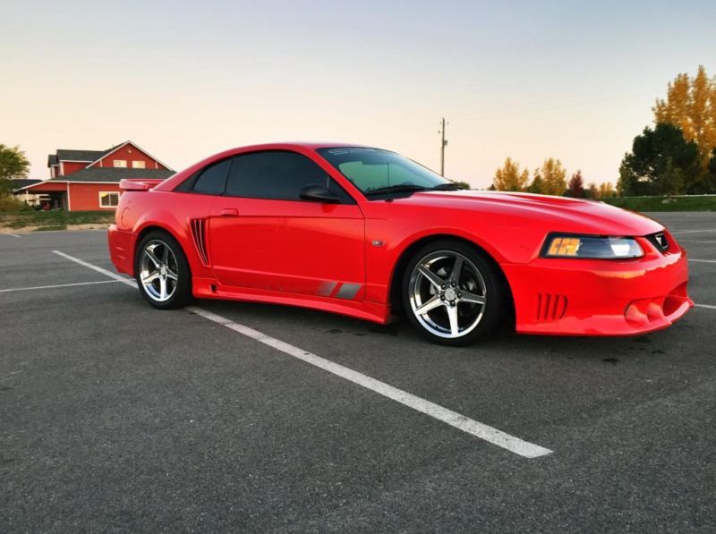 2004 ford mustang