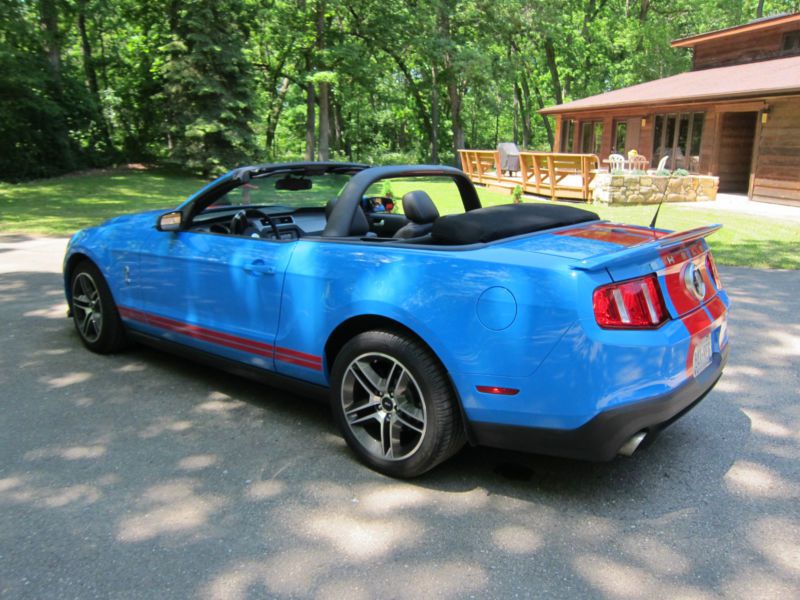 2010 ford mustang