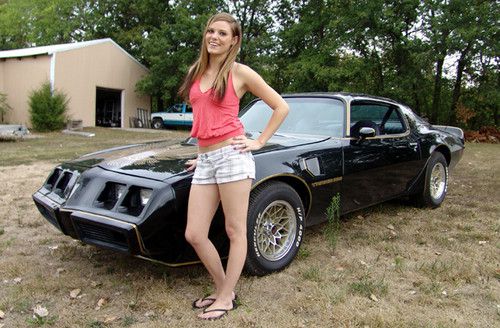 Se y84 ta all original! ground up resto cold ac ps pb's t-tops super nice! video