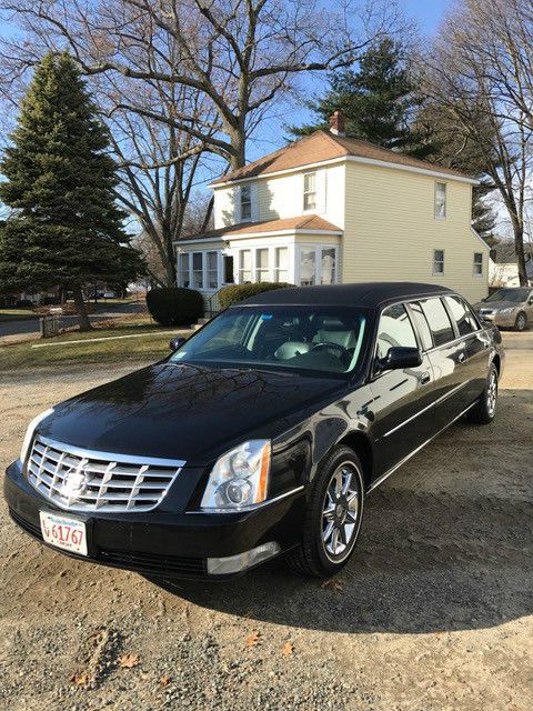 2011 cadillac dts 6 door