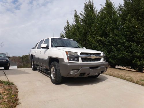 2002 chevrolet avalanche 2500 base crew cab pickup 4-door 8.1l