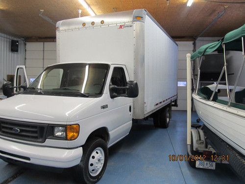 2005 ford e 450 6 liter diesel cube van