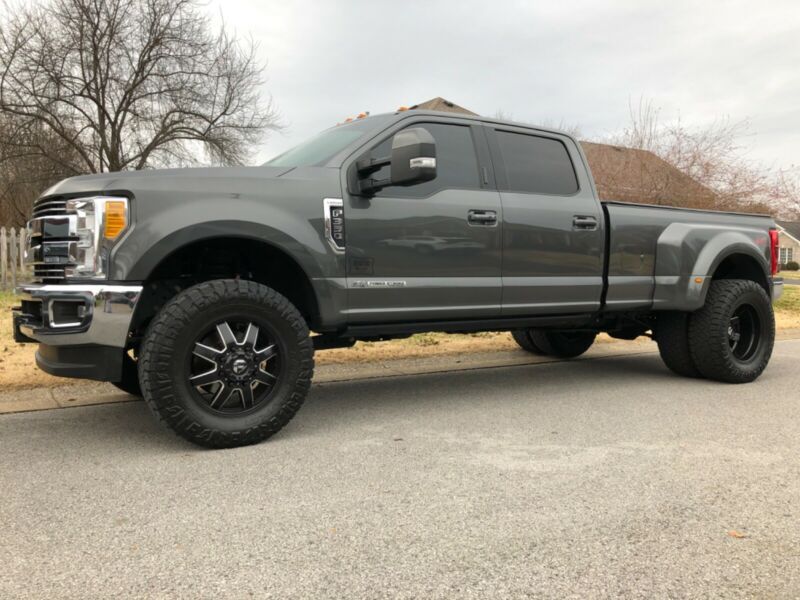 2017 ford f-350 lariat