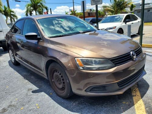 2014 volkswagen jetta 2.0l s