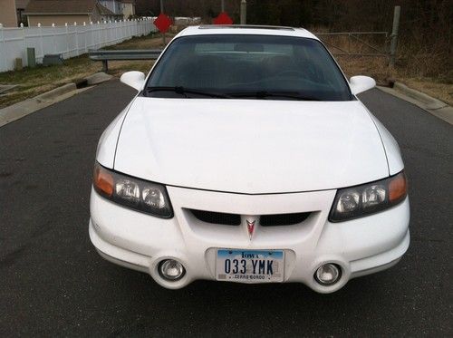 2000 pontiac bonneville sle sedan 4-door 3.8l