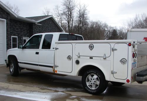 1995 4wd chevrolet silverado 1500 extended cab w/ full  bed tool box