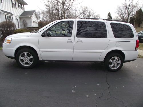 2006 chevrolet uplander lt ,runs excellent,clean,salvage title,no reserve.