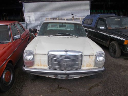 1968 mercedes 220d great restoration project car plus extra engine, hood, doors,