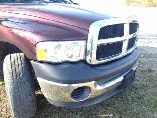 2005 Dodge 1500 With Crew Cab and Extended Bed includes bed-mounted toolbox, image 2