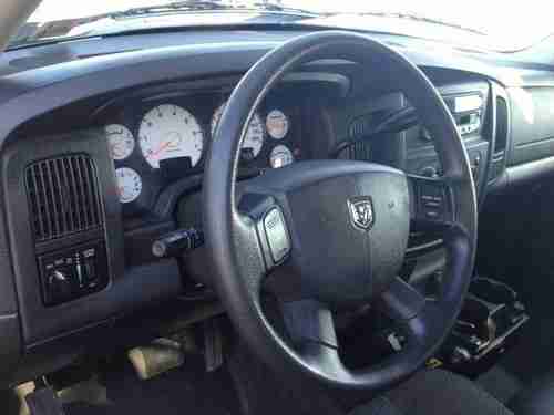 2005 Dodge 1500 With Crew Cab and Extended Bed includes bed-mounted toolbox, image 10