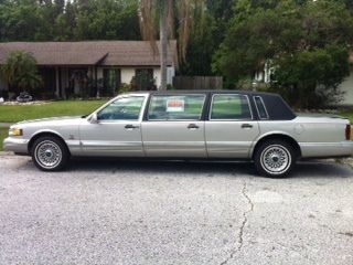 1996 lincoln town car executive limousine 4-door 4.6l