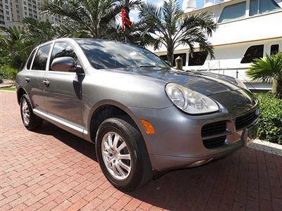 Florida carfax certified one owner titanium porsche cayenne like new great price