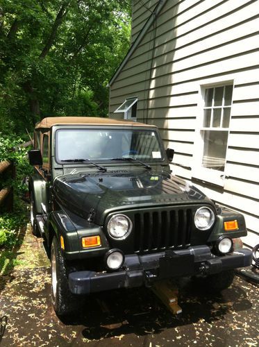 1998 jeep wrangler sahara sport utility 2-door 4.0l for parts or repair