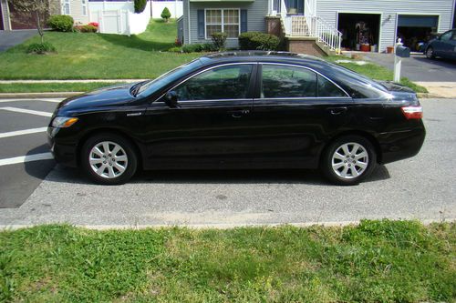 2009 Toyota Camry Hybrid Sedan 4-Door 2.4L, image 2