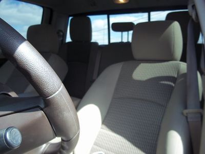 WARRANTY AND FINANCING AVAILABLE! 2011 DODGE RAM 1500 4X4 QUAD CAB, image 6