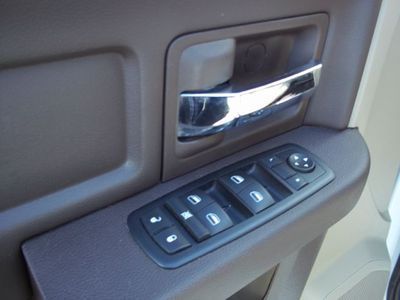 WARRANTY AND FINANCING AVAILABLE! 2011 DODGE RAM 1500 4X4 QUAD CAB, image 7