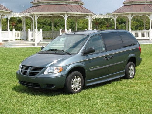 2006 dodge grand caravan wheelchair accessible handicap van