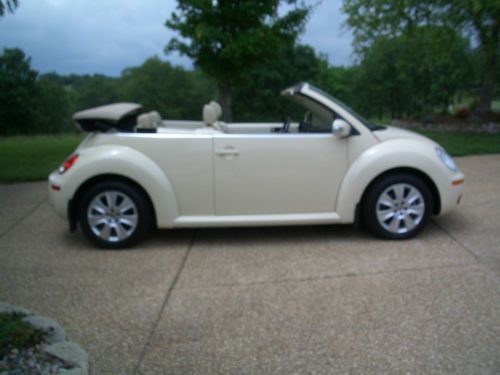 2010 volkswagen beetle base convertible 2-door 2.5l