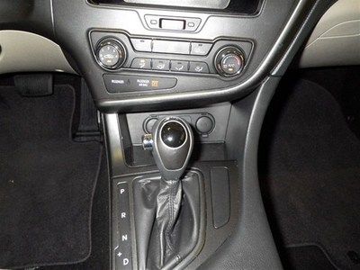 LX 2.4L Turn signal in mirrors, Traction control 1 owner no accidents leather, image 13