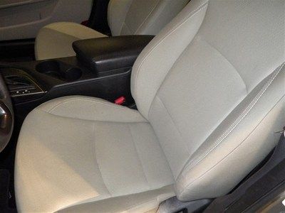 LX 2.4L Turn signal in mirrors, Traction control 1 owner no accidents leather, image 21