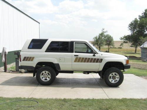 1985 toyota 4runner, 22re, solid axle, efi, rust free ca car, new engine