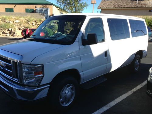 2008 ford e-350 super duty xlt 10 seater- 6 captains plus bench