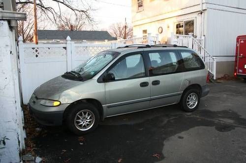 1999 dodge caravan, 113.351 miles, p/s, a/c, third row seating