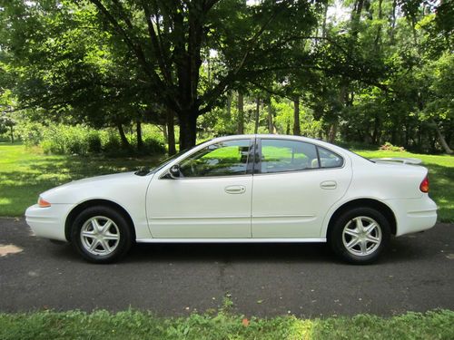 2002 oldsmobile alero gl sedan 4-door 3.4l...no reserve