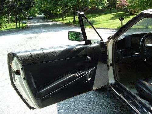 NO RESERVE - 1990 Caddy Allante Convertible, 108k, Pearl White, Black Leather, image 16