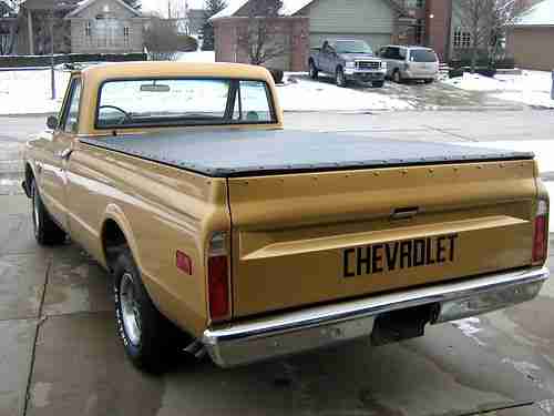 GORGEOUS AND VERY RARE 1969 CHEVY C10 PICKUP- 396 V8 - 32,702 MILES- EXTRA CLEAN, image 3