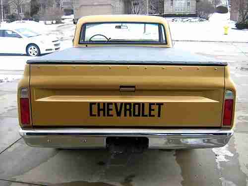 GORGEOUS AND VERY RARE 1969 CHEVY C10 PICKUP- 396 V8 - 32,702 MILES- EXTRA CLEAN, image 5