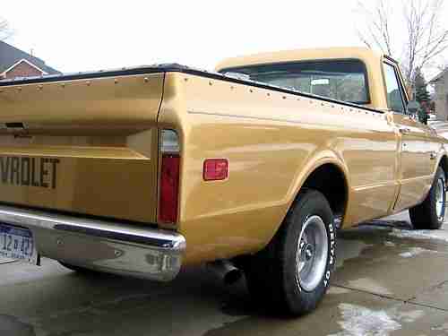 GORGEOUS AND VERY RARE 1969 CHEVY C10 PICKUP- 396 V8 - 32,702 MILES- EXTRA CLEAN, image 9