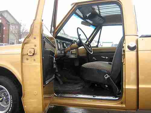 GORGEOUS AND VERY RARE 1969 CHEVY C10 PICKUP- 396 V8 - 32,702 MILES- EXTRA CLEAN, image 11