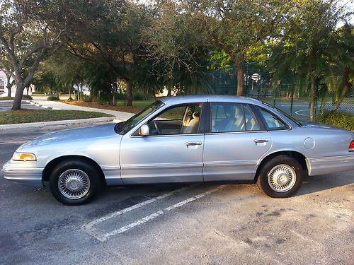 1997 crown victoria clean title clean carfax no reserve