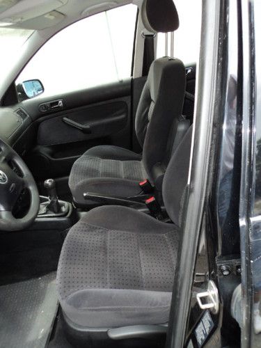 2001Golf4Door 5 Speed Jet Black Runs Super Cold Air NO RESERVE, image 7
