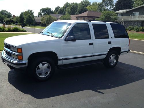 1998 chevrolet tahoe lt sport utility 4-door 5.7l mint condition