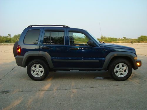 2005 Jeep Liberty Trai Rated Sport Utility 4-Door 3.7L, image 3