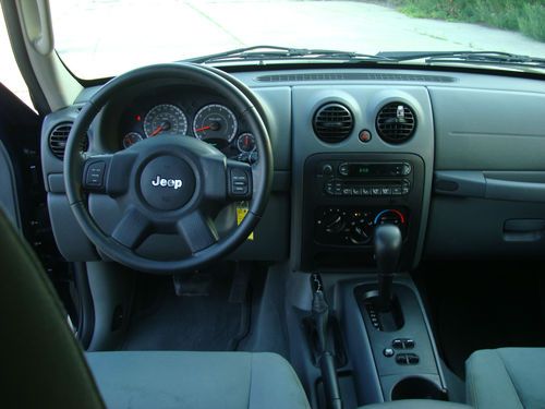 2005 Jeep Liberty Trai Rated Sport Utility 4-Door 3.7L, image 12